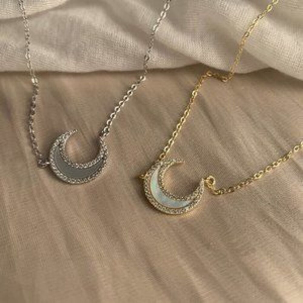 #NEW 925 Sterling Silver Diamond Halo Shell Crescent Moon Necklace - Picture 5 of 5